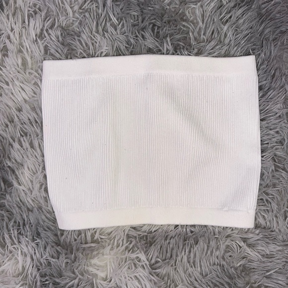 CROP TOP BUNDLE 🚨SEND OFFERS🚨 - Picture 8 of 12